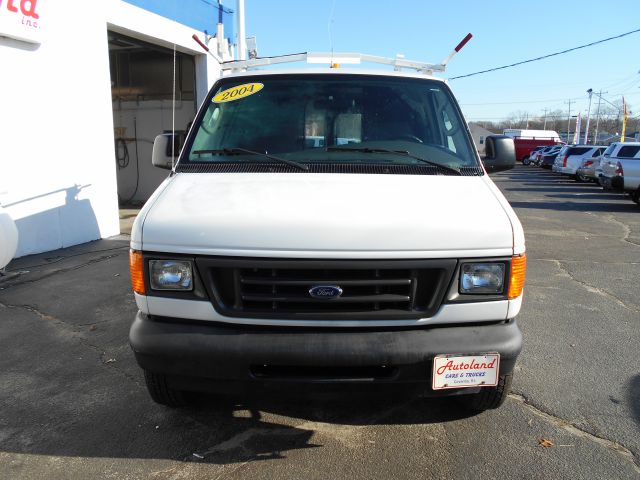 Ford Econoline 2004 photo 1