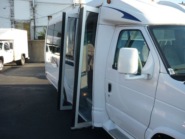 Ford Econoline 2004 photo 4