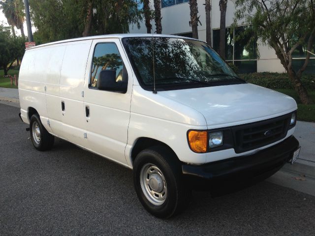 Ford Econoline 2004 photo 4