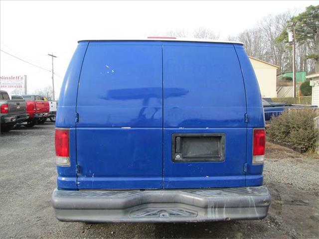 Ford Econoline 2004 photo 1