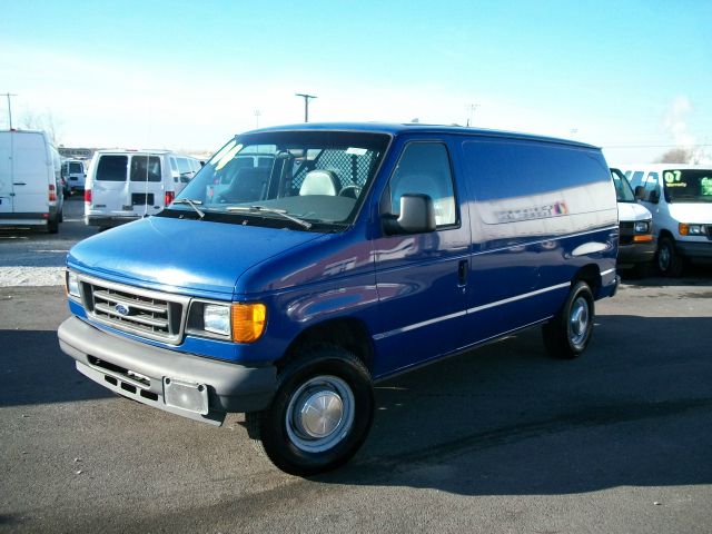 Ford Econoline 2004 photo 3