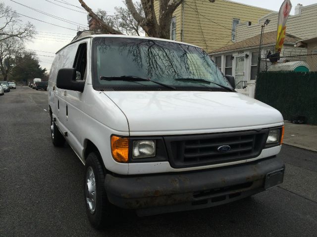 Ford Econoline 2004 photo 3