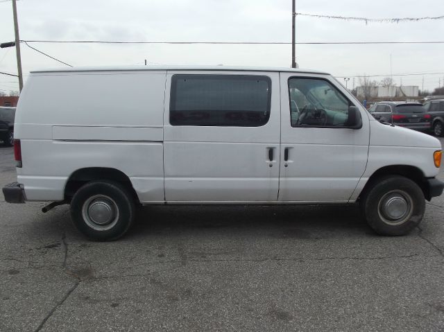 Ford Econoline 2005 photo 1