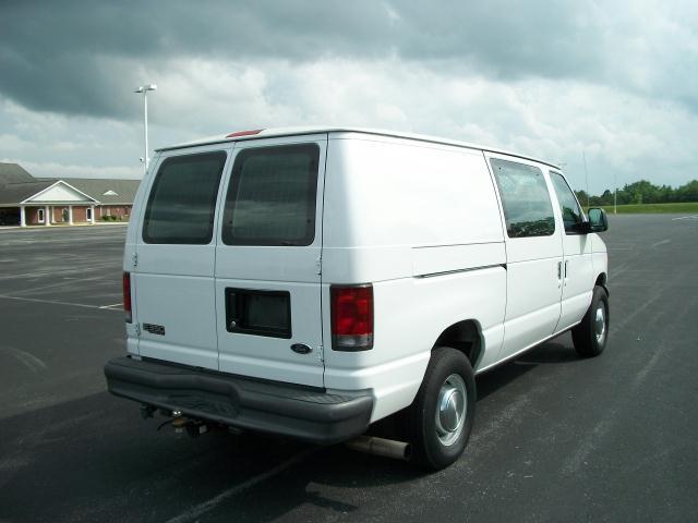 Ford Econoline 2005 photo 2