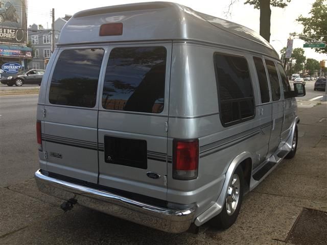 Ford Econoline 2005 photo 1