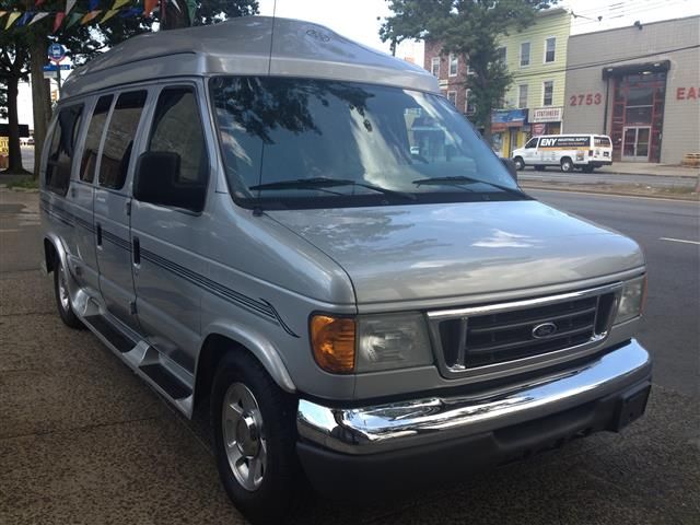 Ford Econoline 2005 photo 2