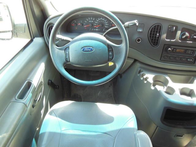Ford Econoline 2005 photo 3