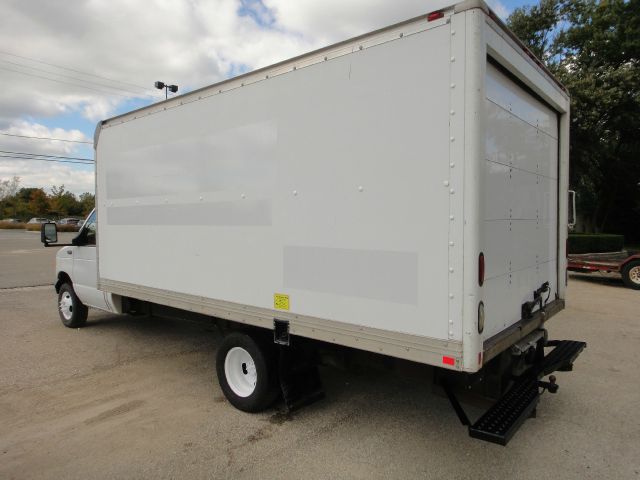 Ford Econoline 2005 photo 1