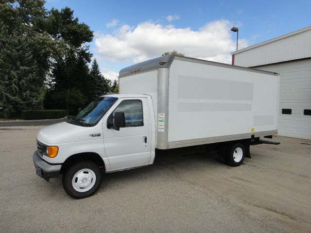 Ford Econoline 2005 photo 2