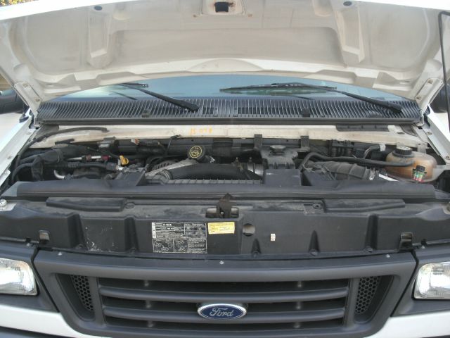 Ford Econoline 2005 photo 2