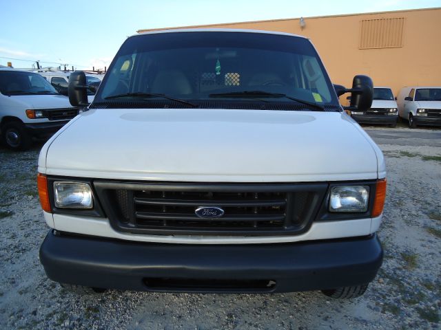 Ford Econoline 2005 photo 2