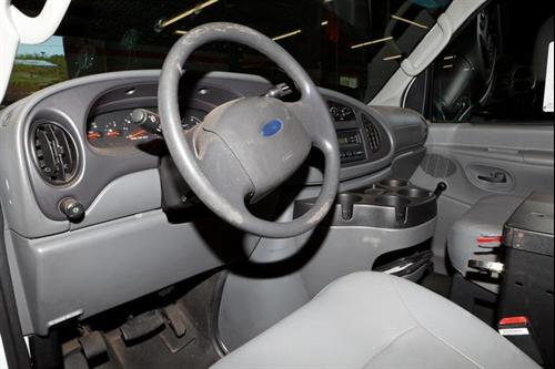 Ford Econoline 2006 photo 1