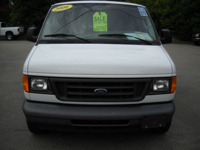Ford Econoline 2006 photo 1