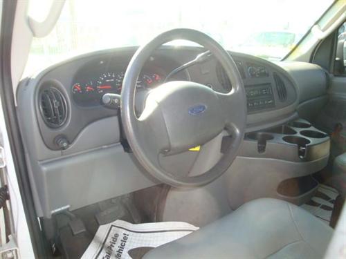 Ford Econoline 2006 photo 1