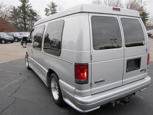 Ford Econoline 2006 photo 2
