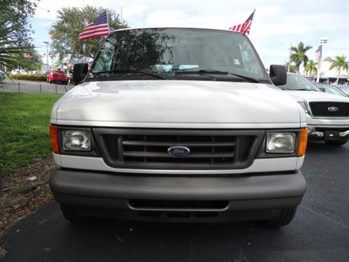 Ford Econoline 2006 photo 1