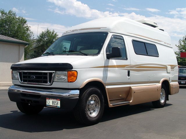 Ford Econoline 2.5 S Model Passenger Van