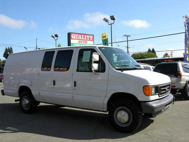 Ford Econoline 2006 photo 2