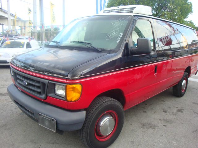 Ford Econoline 4dr 4WD SLE Commercial Cargo Van