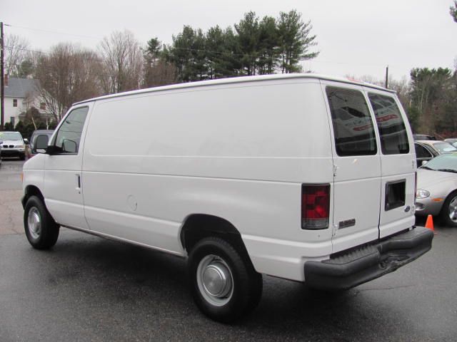 Ford Econoline 2006 photo 1