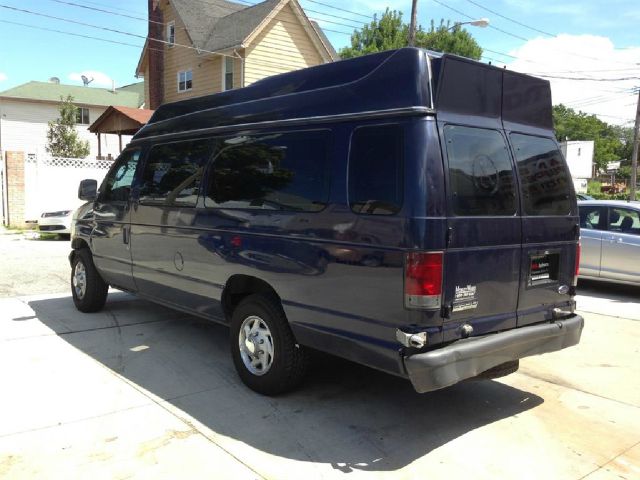 Ford Econoline 2.5 S Model Passenger Van