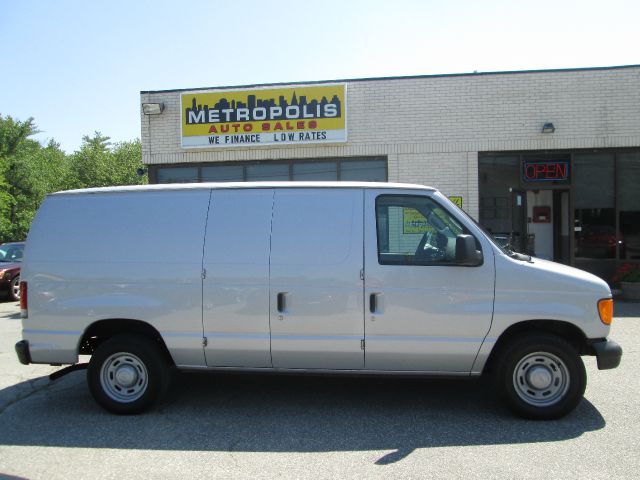 Ford Econoline SE Truck Cargo Van