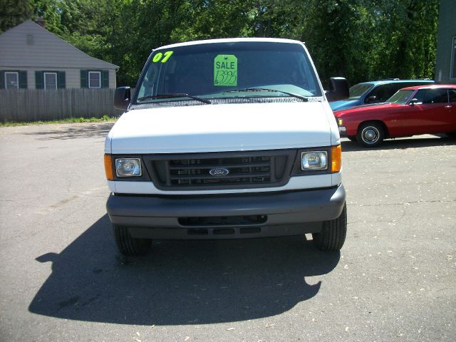 Ford Econoline 2007 photo 24