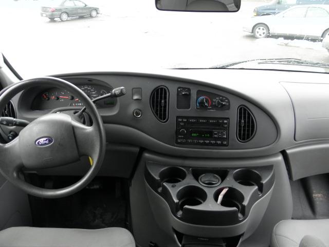 Ford Econoline 2008 photo 2