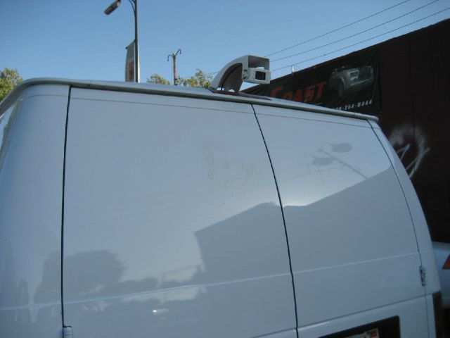 Ford Econoline SE Truck Passenger Van