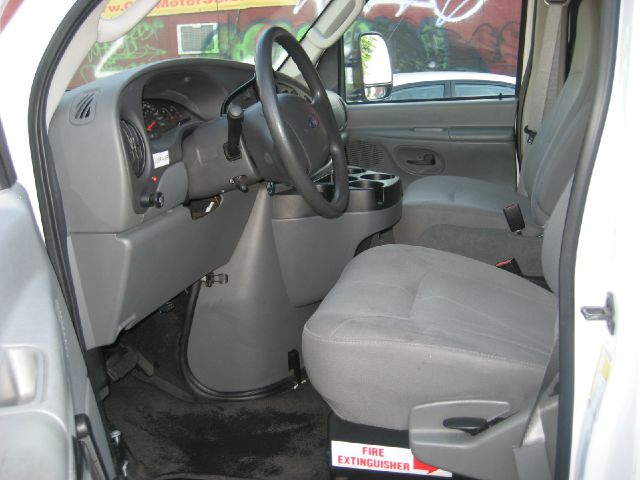 Ford Econoline 2008 photo 1
