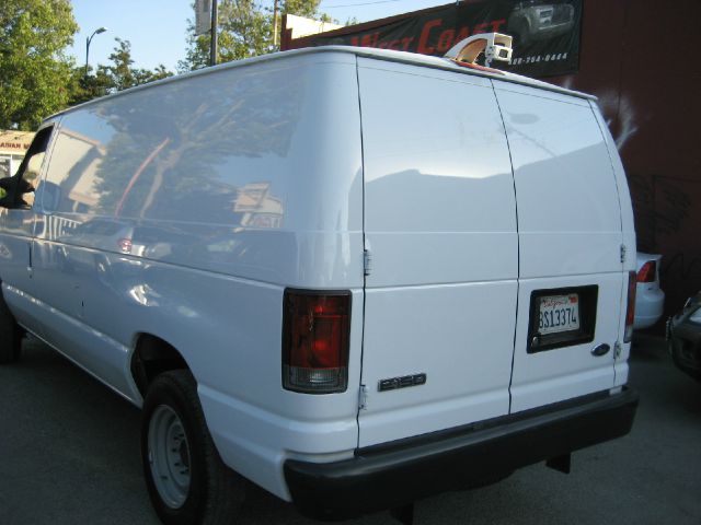 Ford Econoline 2008 photo 2