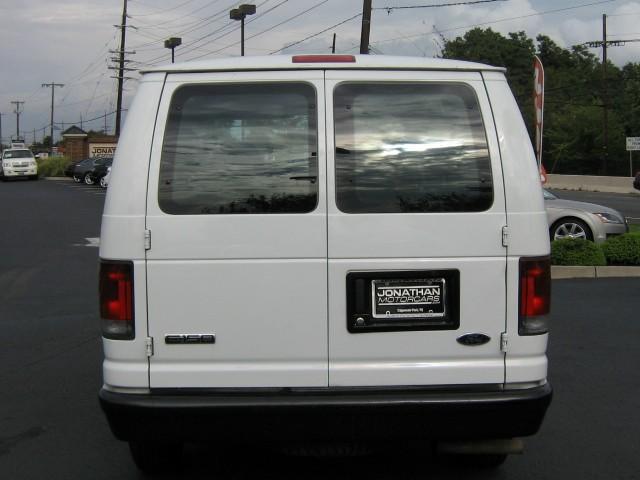 Ford Econoline 2008 photo 1