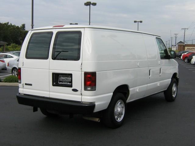 Ford Econoline 2008 photo 2