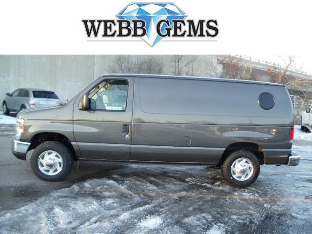 Ford Econoline SE Truck Passenger Van