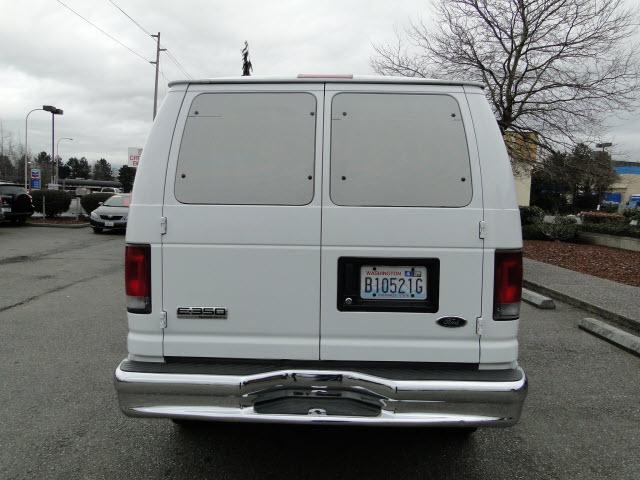 Ford Econoline 2008 photo 2