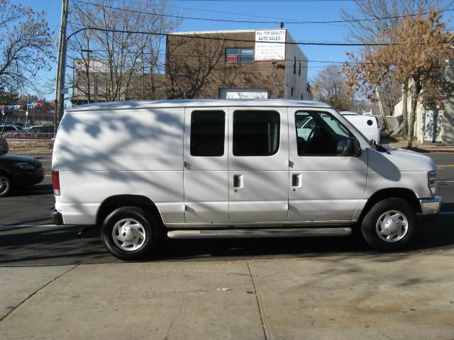 Ford Econoline 2008 photo 2