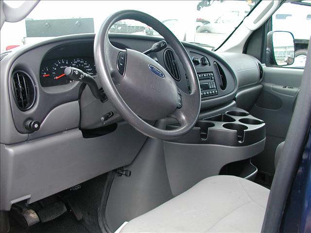 Ford Econoline 2008 photo 1