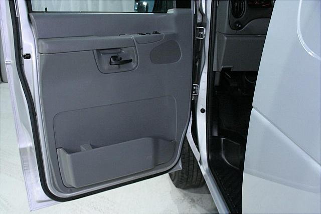 Ford Econoline 2008 photo 2