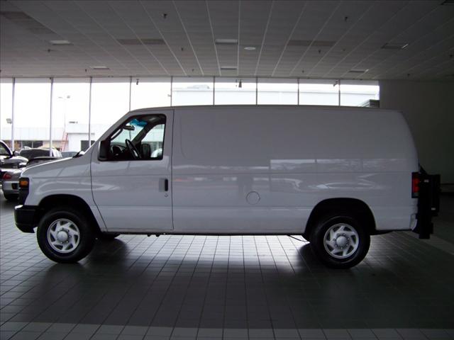 Ford Econoline 2008 photo 2