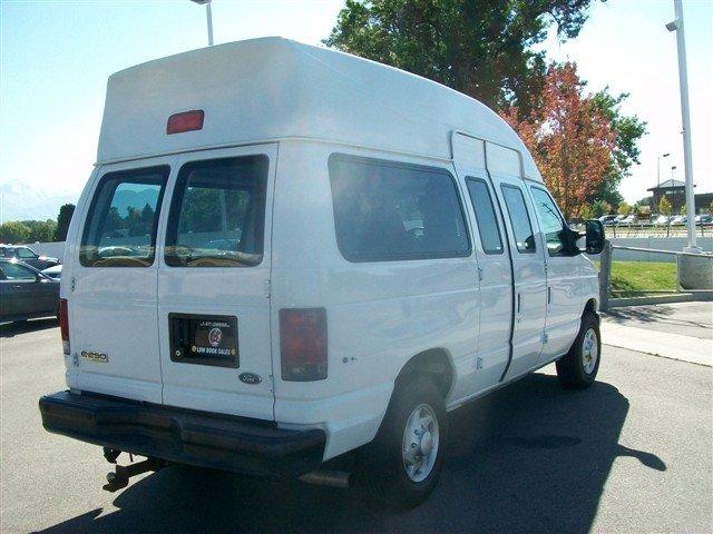 Ford Econoline 2008 photo 1
