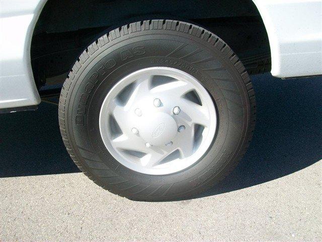 Ford Econoline 2008 photo 2
