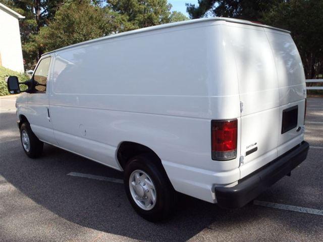 Ford Econoline 2008 photo 2