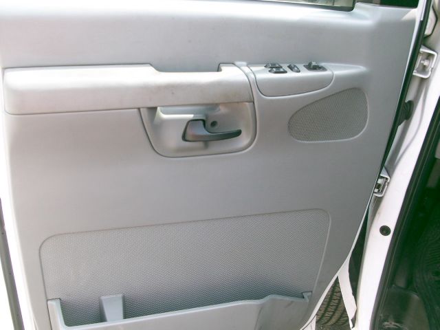 Ford Econoline SE Truck Passenger Van