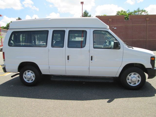 Ford Econoline 2008 photo 2