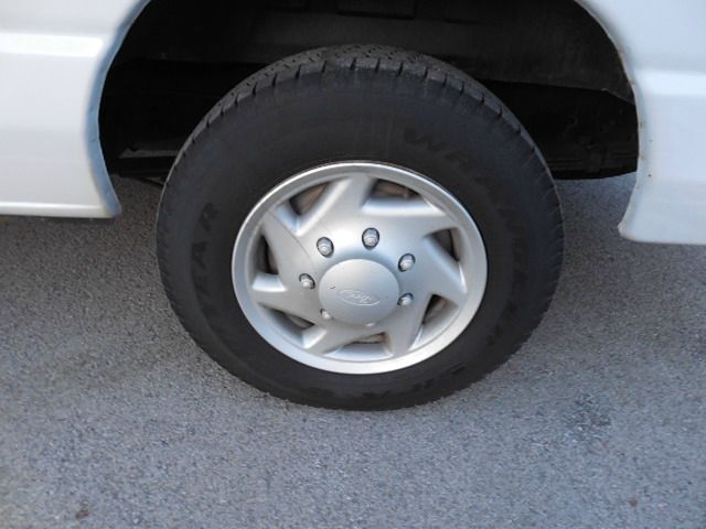 Ford Econoline SE Truck Passenger Van