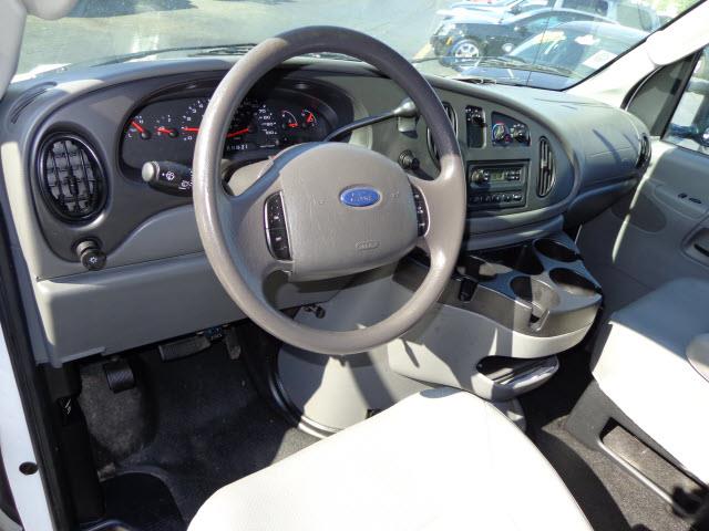 Ford Econoline SE Truck Passenger Van