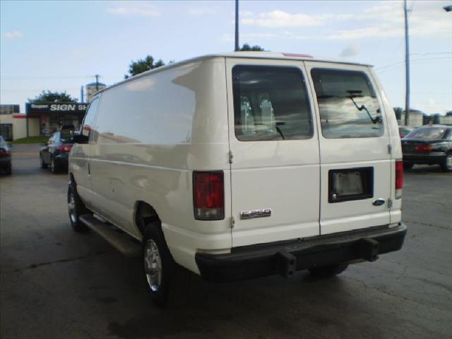 Ford Econoline 4dr Sdn I4 CVT ULEV Passenger Van