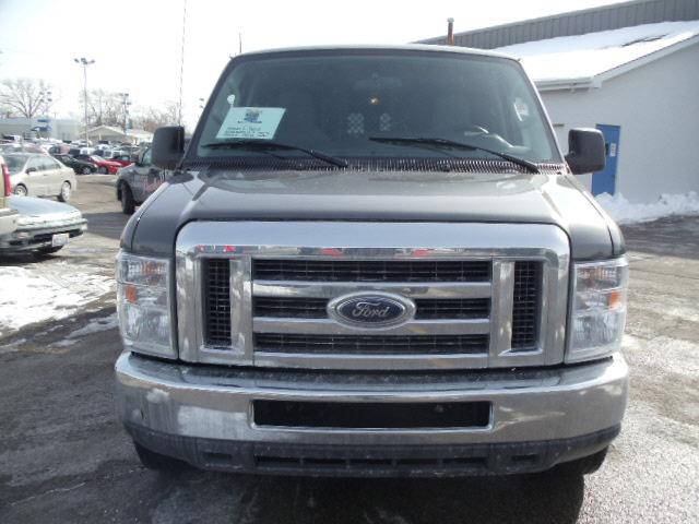 Ford Econoline 2009 photo 2