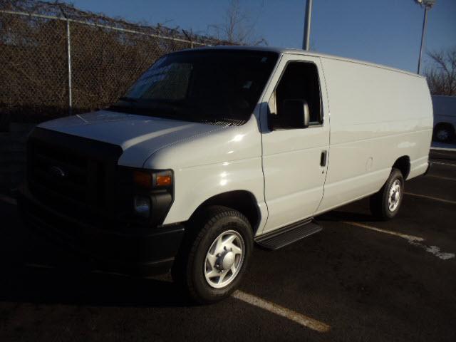 Ford Econoline SE Truck Passenger Van