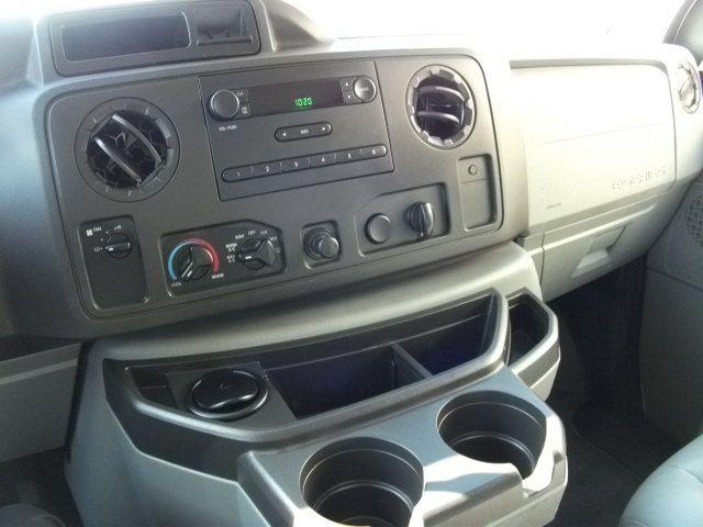 Ford Econoline 2009 photo 2